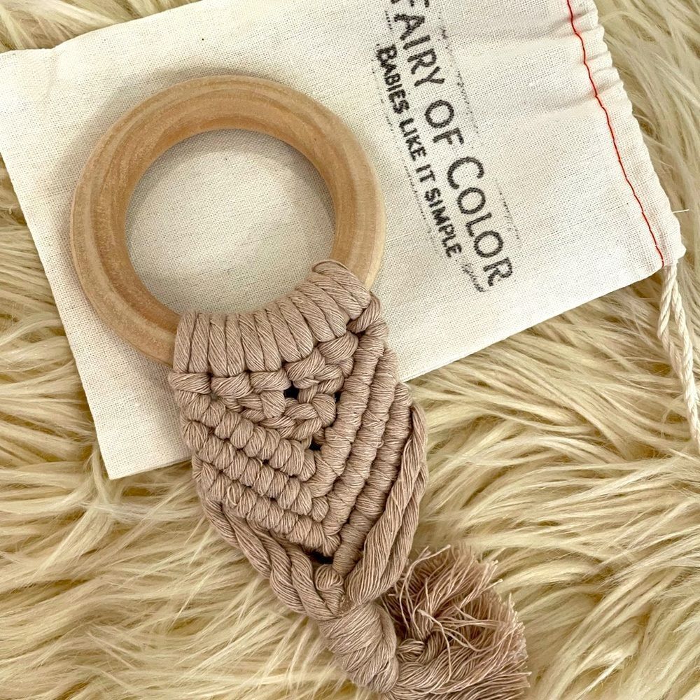 NWT Organic macramé teether 